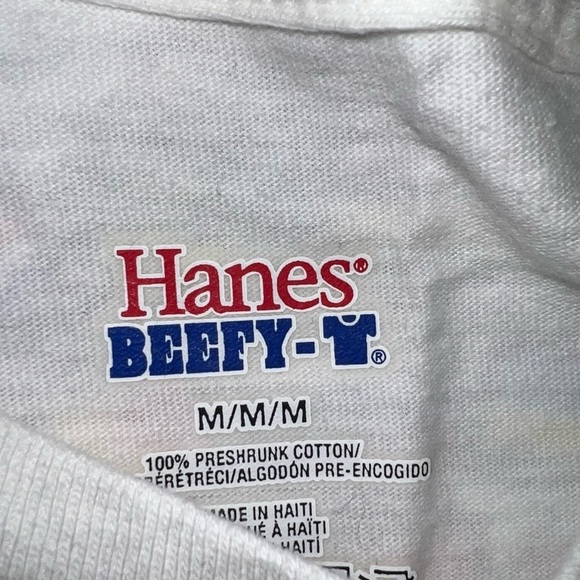 Nwot International UN T shirt great anytime, especially now during World 🌎 Cup - Picture 4 of 4